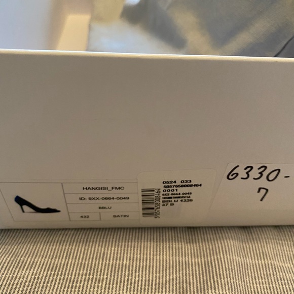 Blue jeweled Manola Blahniks. Slip Heel 3-4 in - Picture 5 of 5